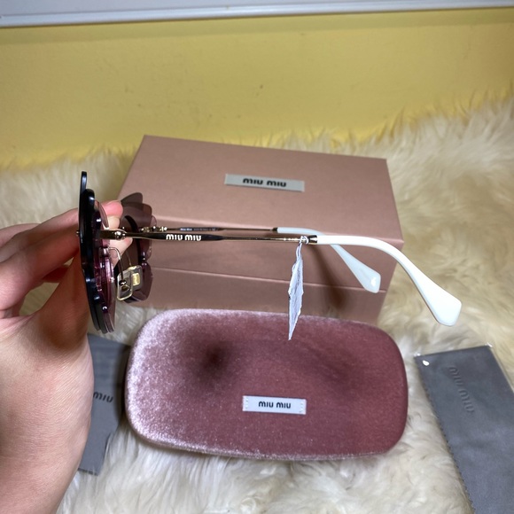 New Miu Miu butterfly sunglasses - Picture 5 of 9